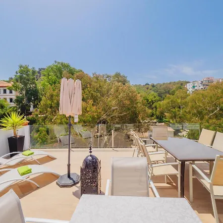 La Del Montecillo Complex And Apartamentosmalagamanagement * Málaga